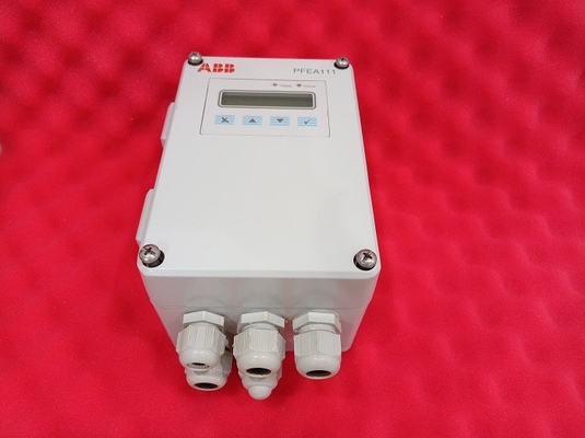 Pièces de rechange 3BSE050091R65 de PLC de boîtier de commande électronique de tension de PFEA112-65 ABB