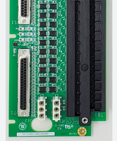 GE IS200TBCIH2C Marque VI IS200 Components en stock du tableau de bord de contact du groupe d'entrée du tableau de bord du terminal d'isolation