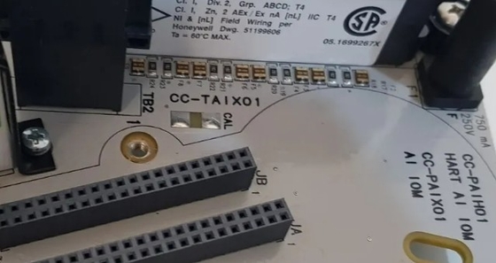 CC-TAIX01 Honeywell Module d'entrée analogique IOTA Module DCS Pièces entièrement neuves