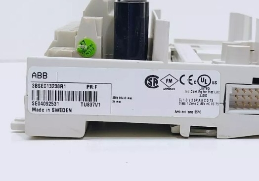 ABB TU837V1 3BSE013238R1 Unité de terminaison du module étendu 8x1 Isol fusionné.