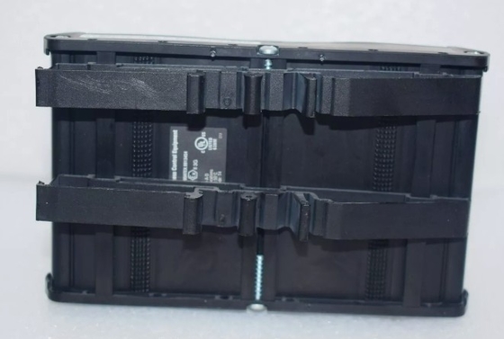 Foxboro P0916AA FBM201 /B/C/D Module d'entrée analogique contient huit canaux d'entrée analogiques acceptant un fil 2