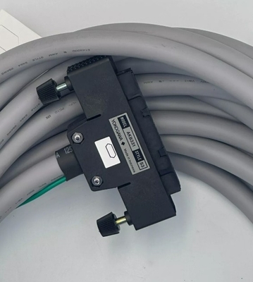 Cable de signal AKB331 50-50 broches pour la connexion entre le SDV144/531/53A/541/SAT145 et le tableau de bord du terminal