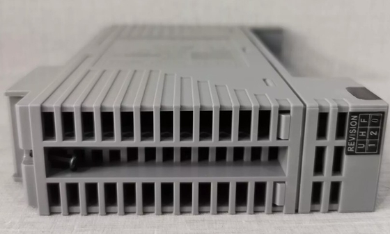 Le module d'entrée numérique à 16 canaux est double redondant.