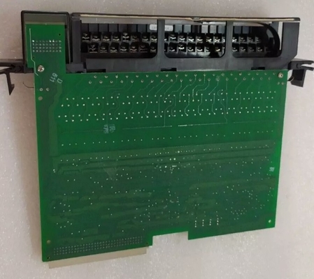 IC697MDL653 GE Modules d'entrée discrets 24 Volts CC Logique positive / négative 32 points
