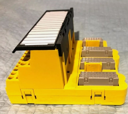 Le système de contrôle d'automatisation d'Emerson est équipé d'un module terminal de blocage de type KJ2201X1-HA1