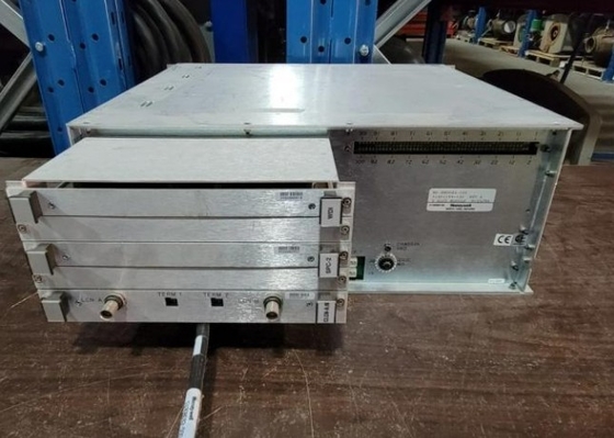 Honeywell 51402199-100 Système de contrôle industriel avec carte de circuit