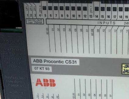 07KT93 GJR5251300R0101 Unité centrale de traitement ABB