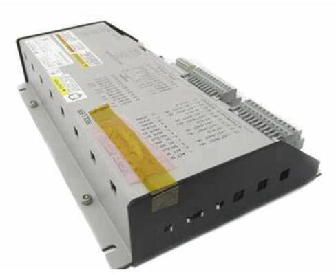 Woodward 8200-226 Servo Position Controller avec communication DeviceNet et signaux analogiques de 4 à 20 mA pour une conduite de servo-valve de haute précision
