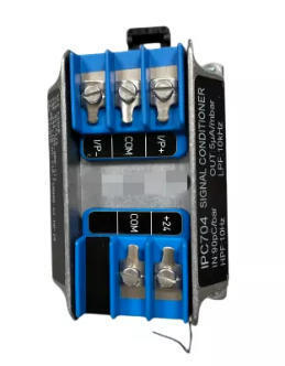 IPC704 244-704-000-042 A1-B03-C100-D100-E5-F2000-G0-H0-I0 Conditionnateur de signal de charge piézoélectrique pour la mesure de la vitesse de vibration du boîtier du roulement