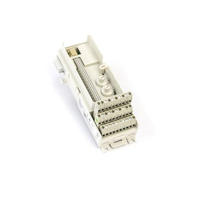 Terminaux 3BSE013231R1 de signal de l'unité 1x8 d'arrêt de module de contrat de TU811V1 ABB S800