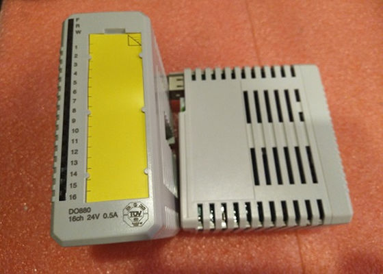 Le module de sortie numérique de DO890 ABB S800 4 ch a isolé les pièces de rechange 3BSC690074R1 de PLC d'interface de sécurité