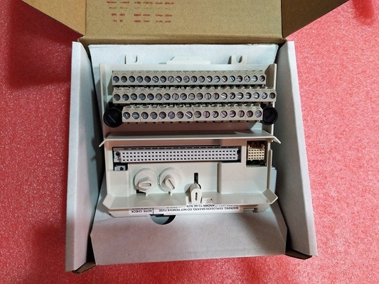 TU830V1 ABB S800 a prolongé les terminaux 3BSE013234R1 de signal de l'unité 2x16 d'arrêt de module