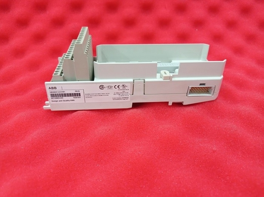 Terminaux 3BSE013231R1 de signal de l'unité 1x8 d'arrêt de module de contrat de TU811V1 ABB S800