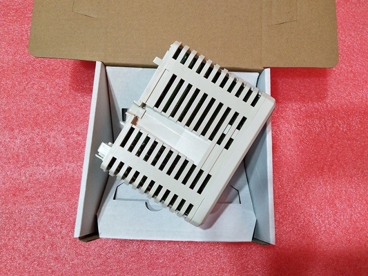 Entrée-sortie 3BSC690087R1 du module 8 ch S800 de sortie analogique de PLC d'AO895 ABB