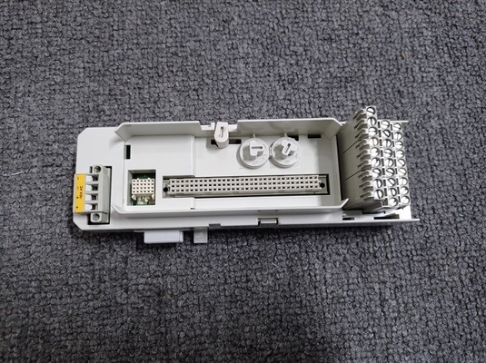 Entrée-sortie 3BSC840157R1 de la base S800 d'unité d'arrêt de module de PLC de TU891 ABB