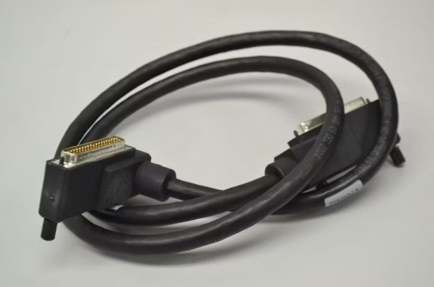 Foxboro P0926GJ Hypa­lon, gilet extérieur et isolation par conducteur primaire en polyéthylène croisé XLPE