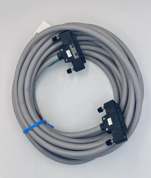 Cable de signal AKB331 50-50 broches pour la connexion entre le SDV144/531/53A/541/SAT145 et le tableau de bord du terminal