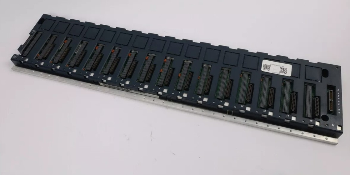IC695CHS016 GE PAC Systems RX3i 16 Fente de base du contrôleur haute vitesse prend en charge PCI et bus série