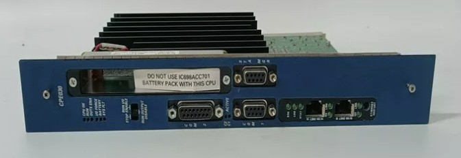IC698CPE030 L'unité centrale de traitement GE communique avec le processeur d'entrée/sortie et le module d'option intelligent