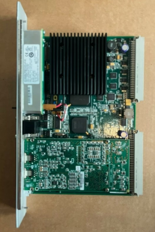 IC698CRE020 Module de processeur GE 700 MHz PAC Systems RX7i Les processeurs avec firmware version 2.01