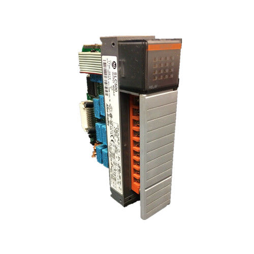 Sorties du module de sortie de relais de 1746-OW16 Allen Bradley SLC500 16-Channel 8 par terrain communal