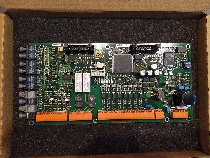 Pièces de rechange HIEE300888R0001 de PLC de module de processeur pilote d'uA C389 AE01 de dispositif d'UAC389AE01 ABB